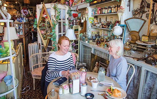 Nostalgia Restaurant Interior